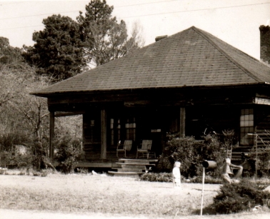 <span>Reeves' Home in 1960 :</span> Courtesy of Nancy Reeves